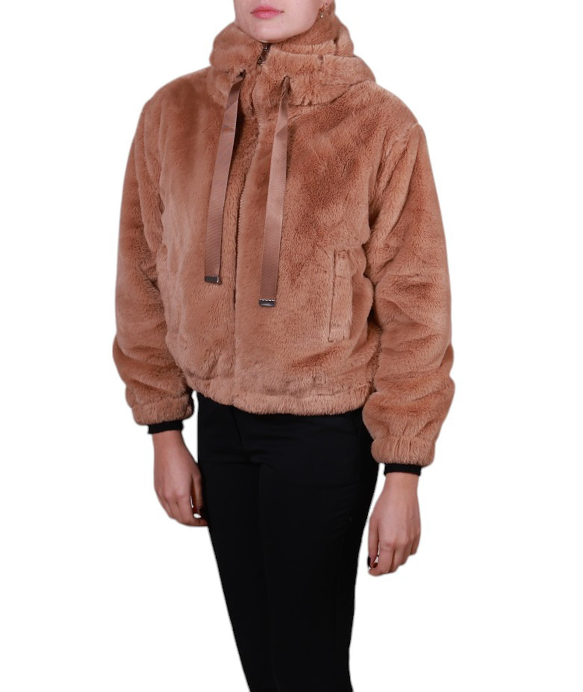 Giubbotto ecopelliccia con cappuccio