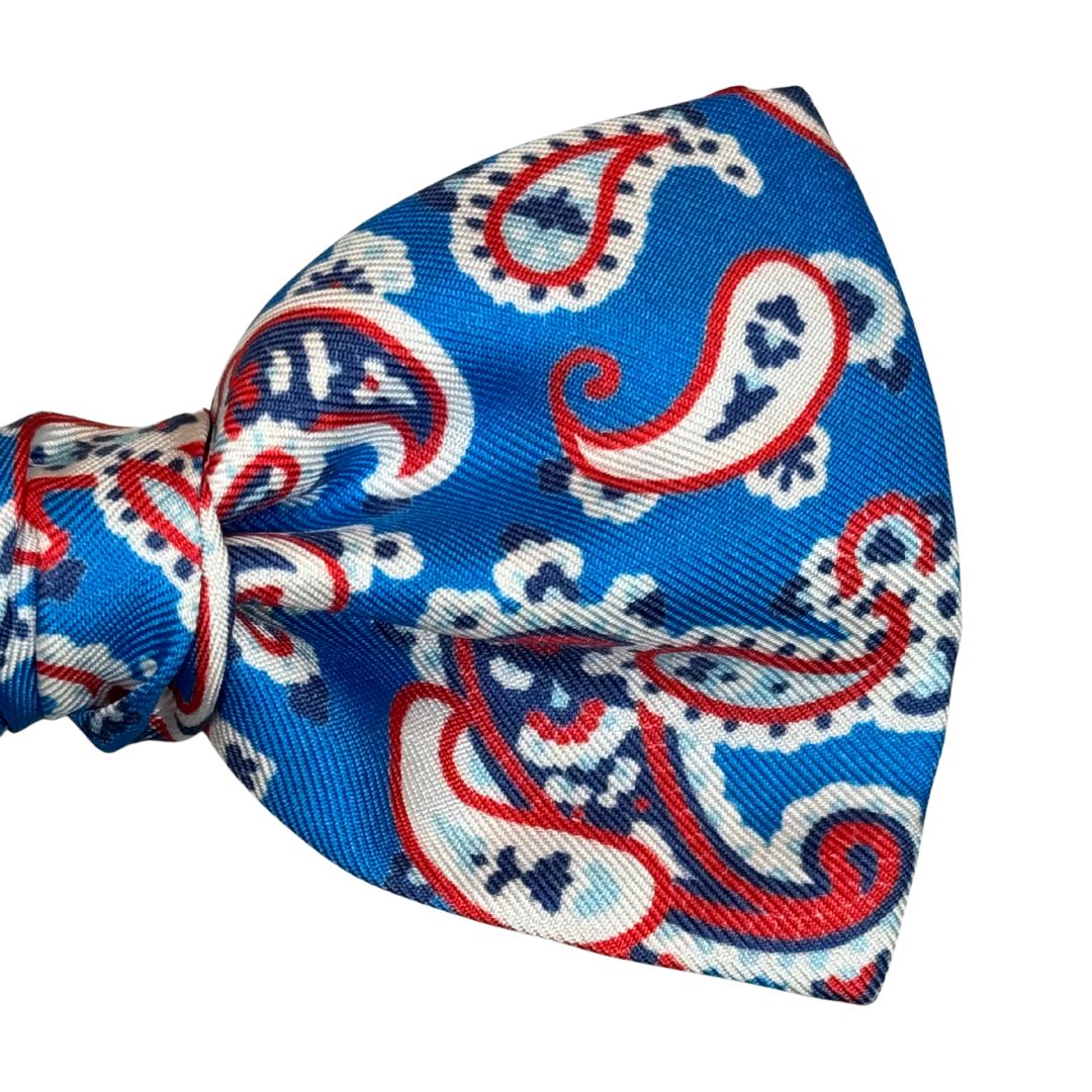 Papillon cravattino seta jacquard fantasia annodato a mano con cura sartoriale