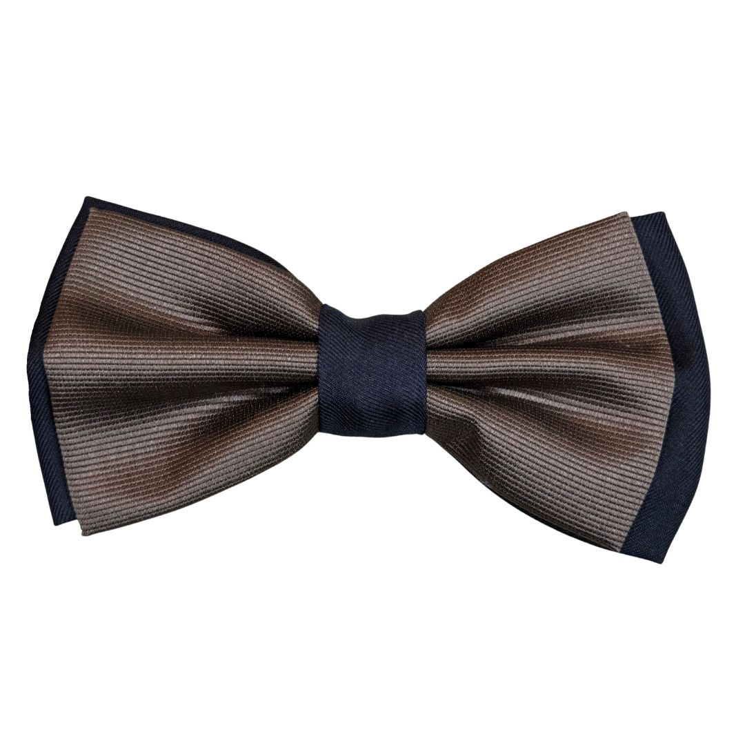 Papillon annodato in seta bicolore rifinito a mano con bordo in tono