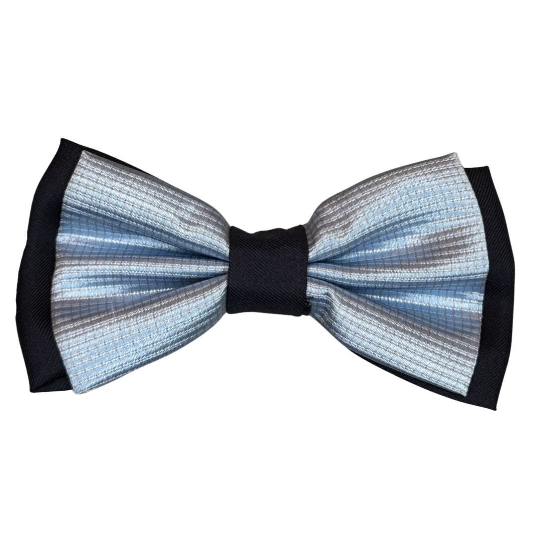 Papillon annodato in seta bicolore rifinito a mano con bordo in tono