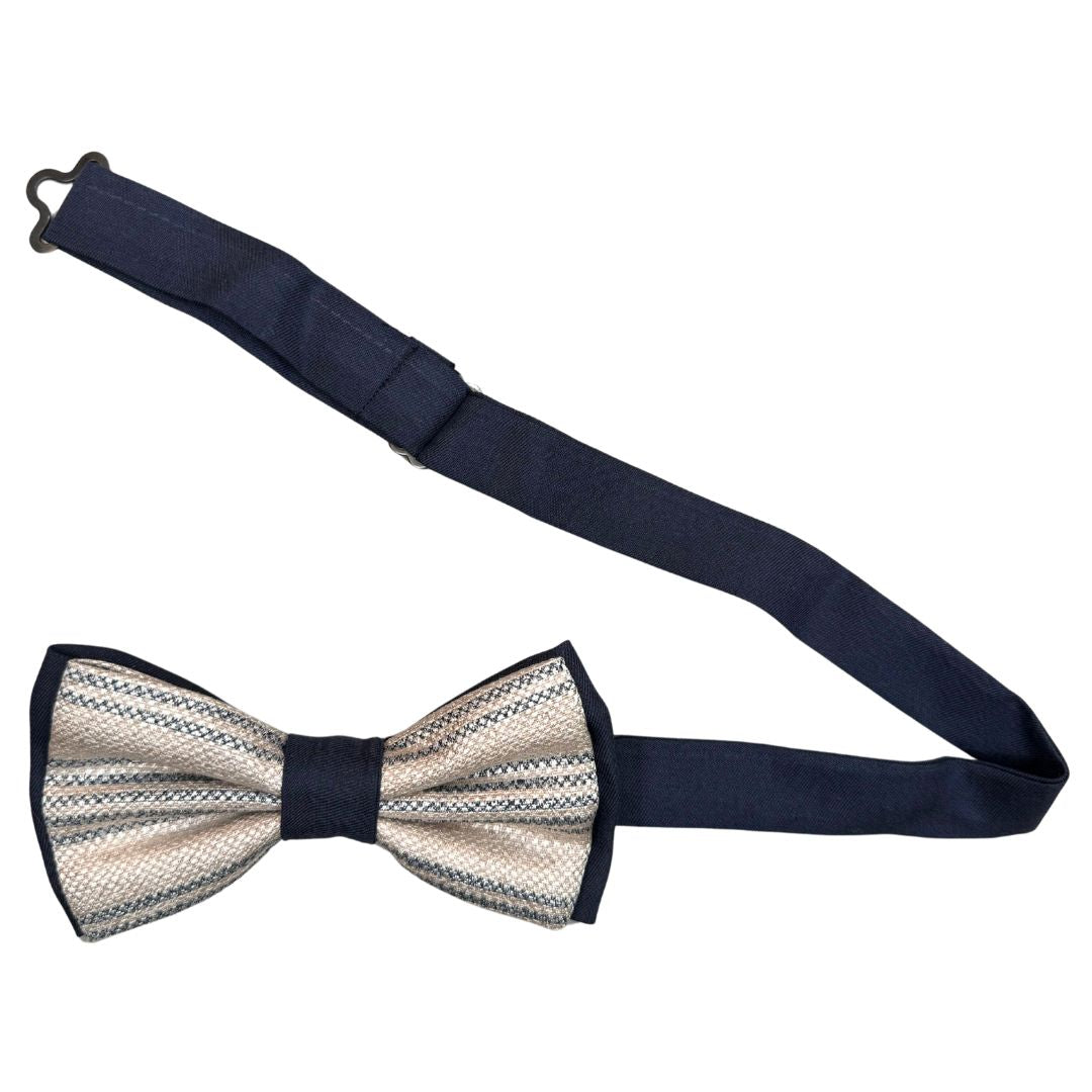 Papillon seta bicolore fantasia annodato a mano profilo in tono cura sartoriale