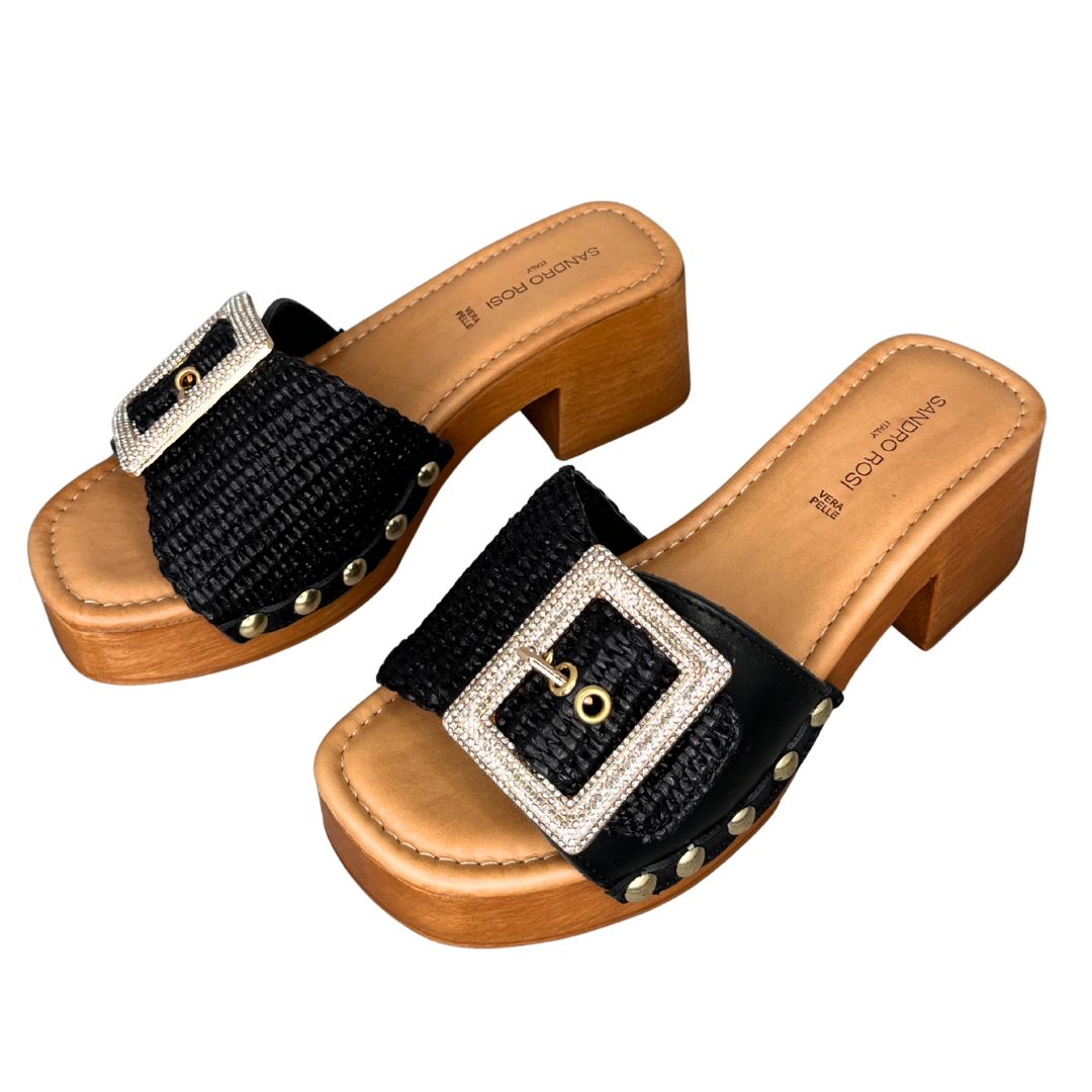 Sandalo donna con tacco largo fibbia gioiello tomaia in rafia