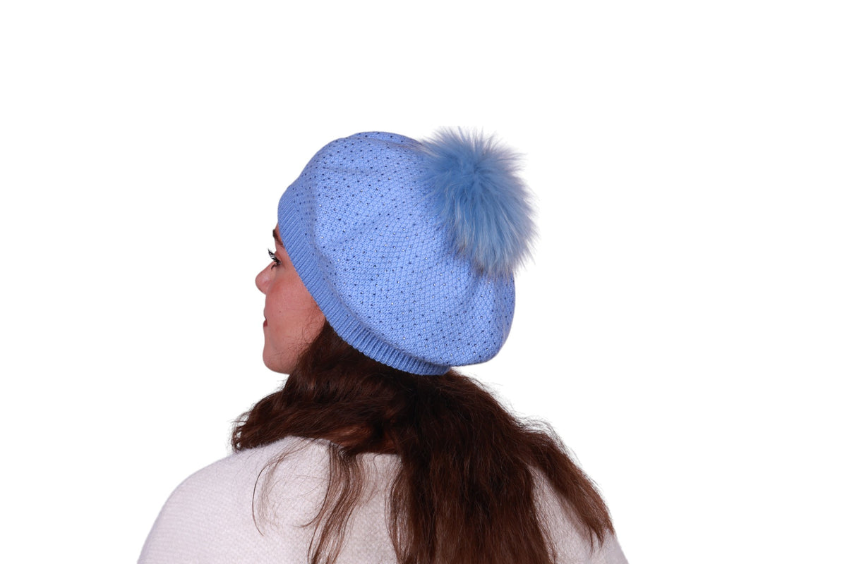 Cappello basco con pon pon e brillantini