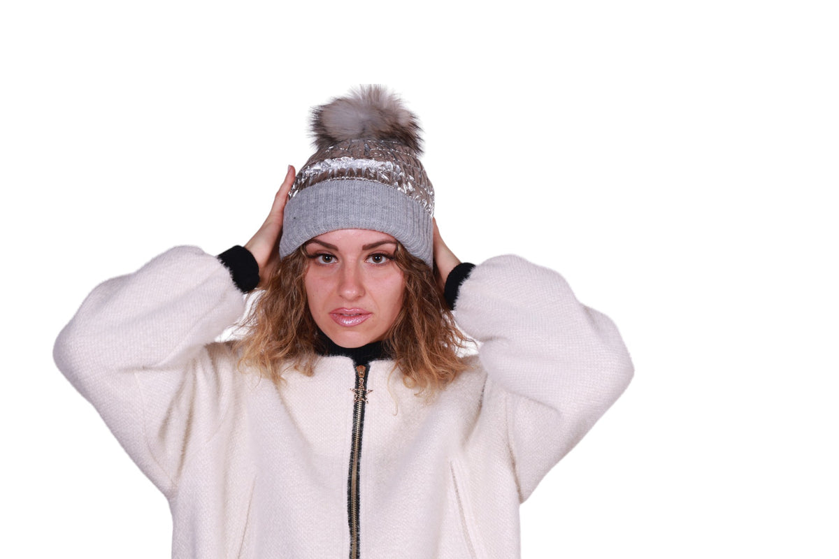 Cappello pon pon trapuntato argento