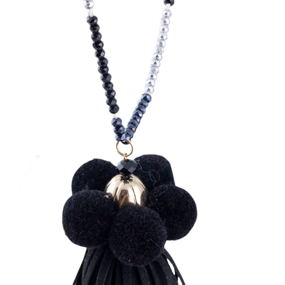 Collana nappa e pon pon