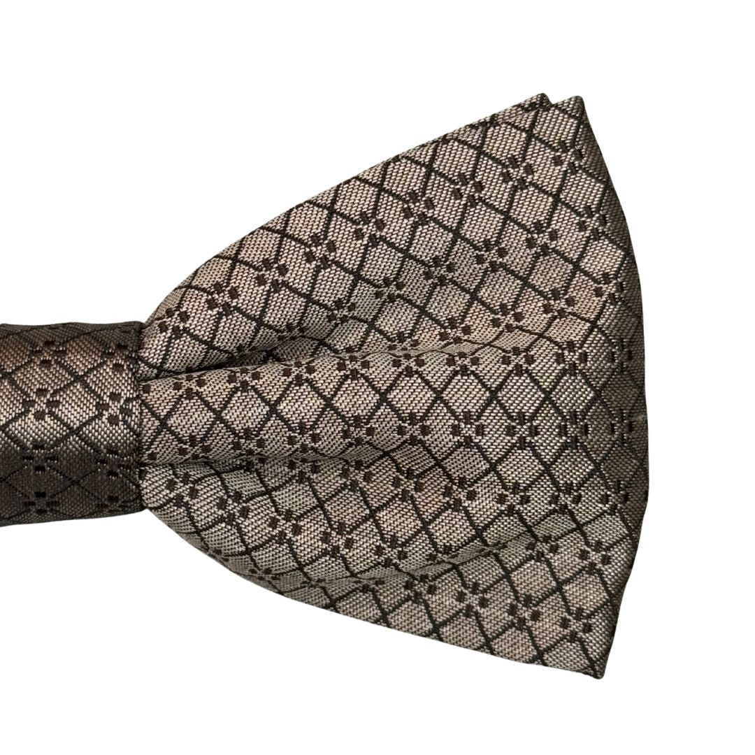 Papillon in seta fantasia rombi e fiori annodato a mano con finitura sartoriale