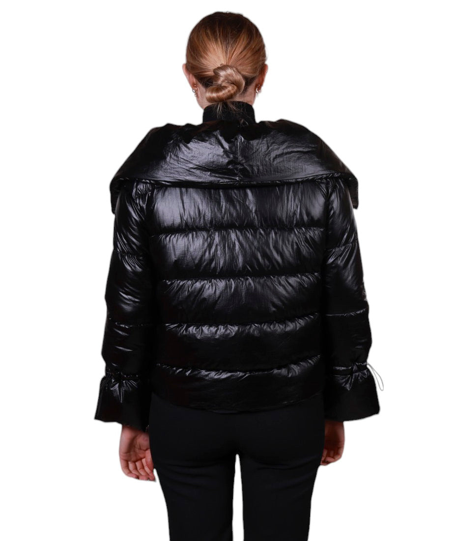 Giubbino bomber metallizzato effetto lucido con maxi collo e chiusura zip