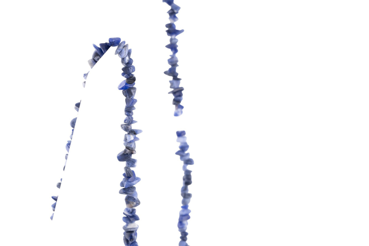 Collana in pietra naturale effetto lapislazzuli con lavorazione a scaglie