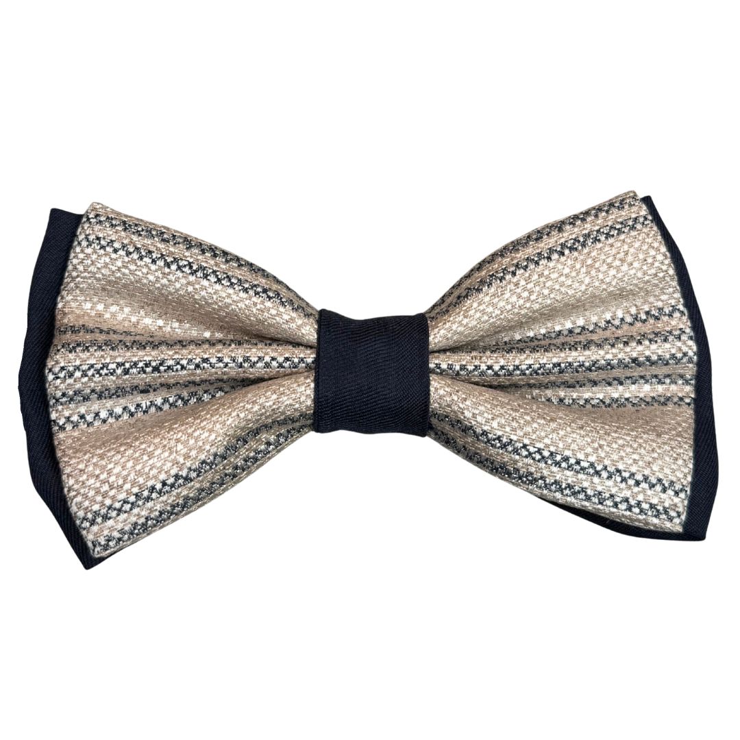 Papillon seta bicolore fantasia annodato a mano profilo in tono cura sartoriale