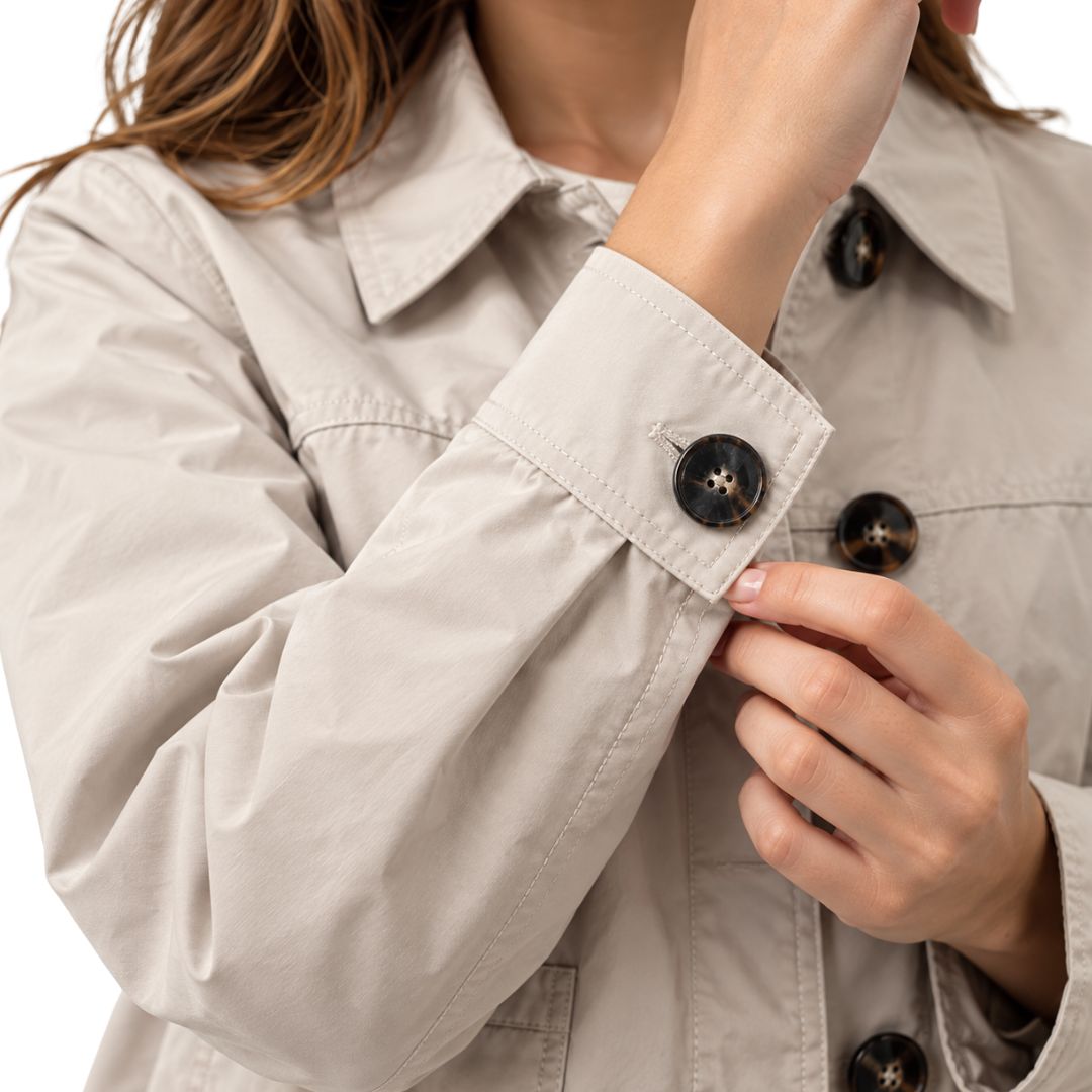 Giubbino donna impermeabile stondato sul fondo misto cotone Made in Italy