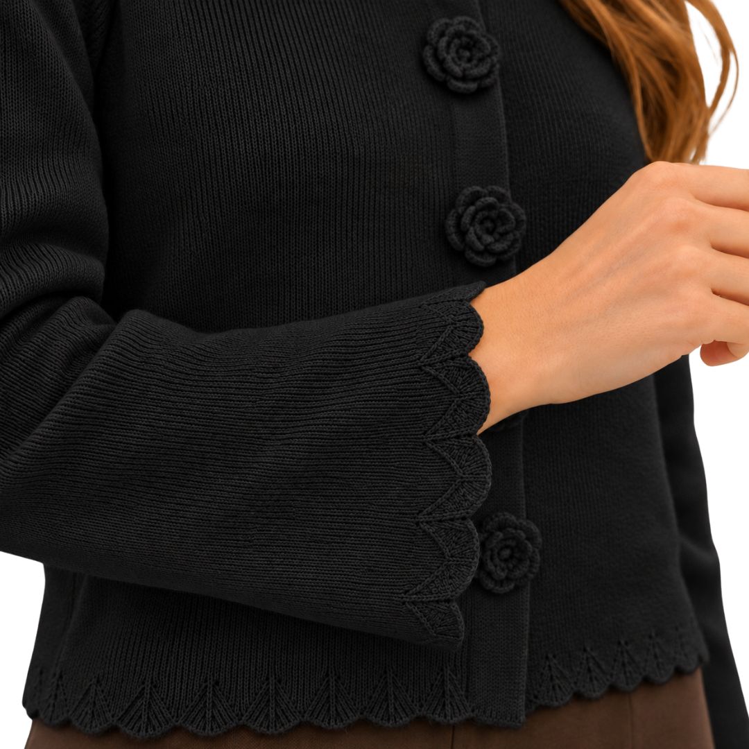 Cardigan donna con bottoni fiore scollo tondo  e manica smerlata misto lana