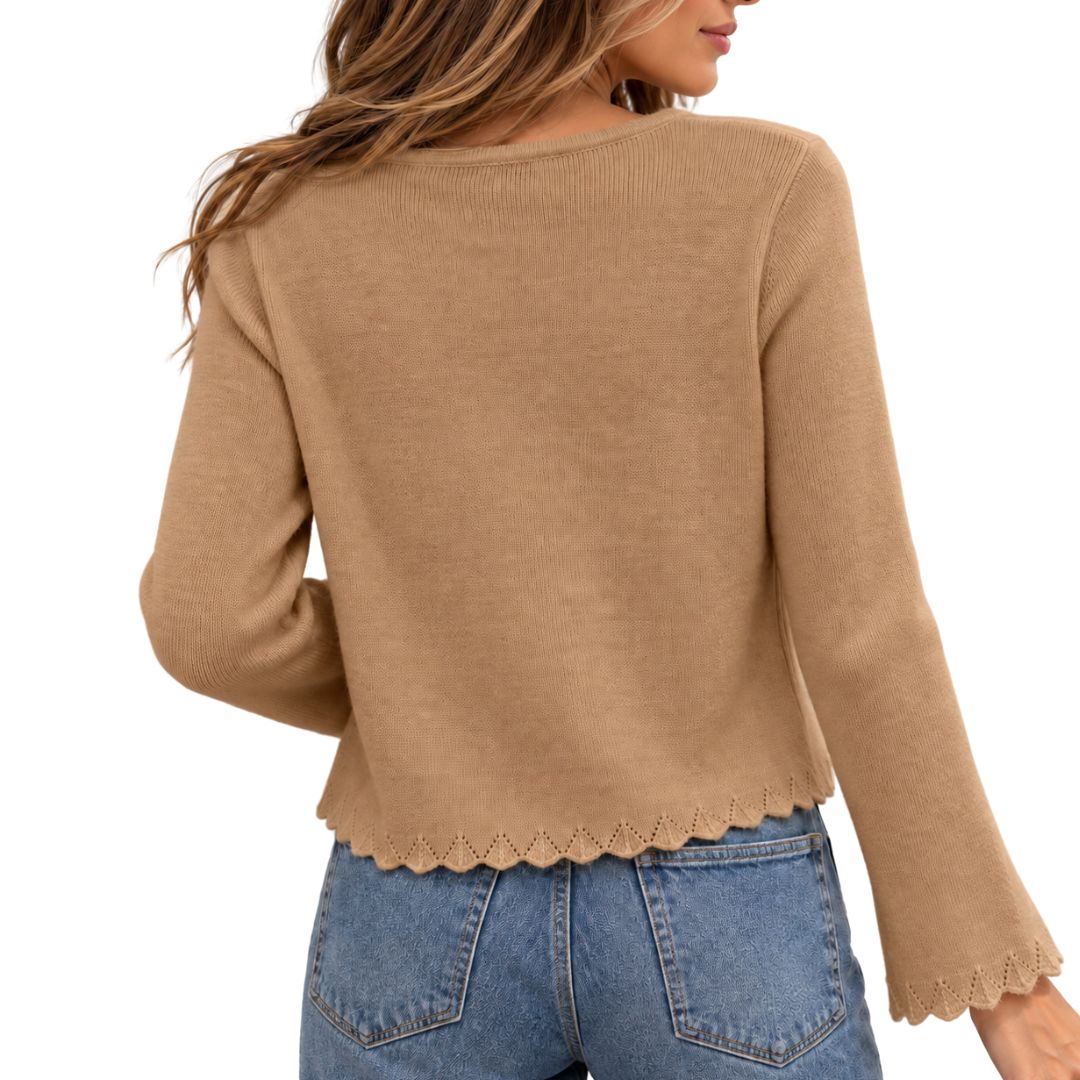 Cardigan donna con bottoni fiore scollo tondo  e manica smerlata misto lana