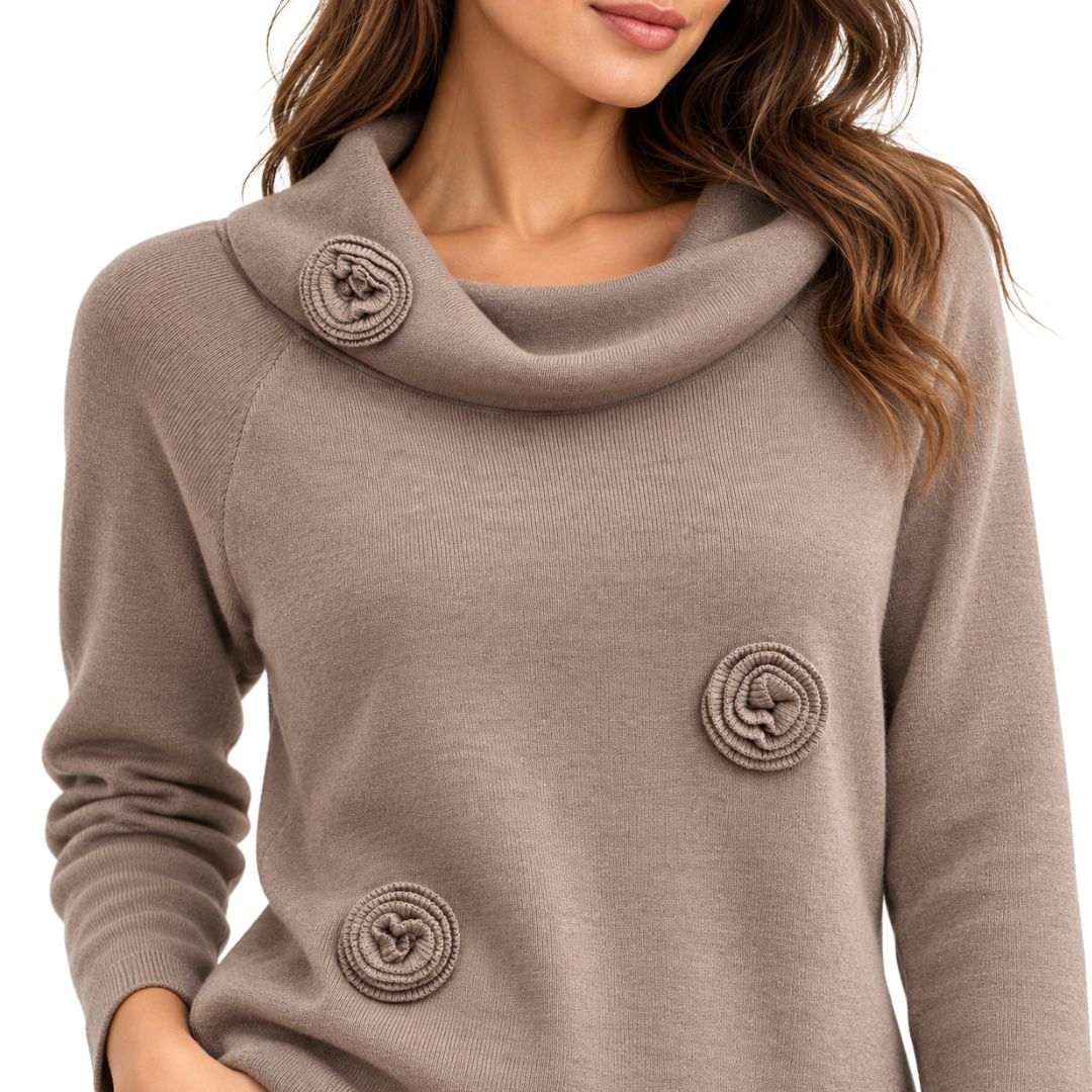 Maglia donna collo a bevero con applicazioni fiori