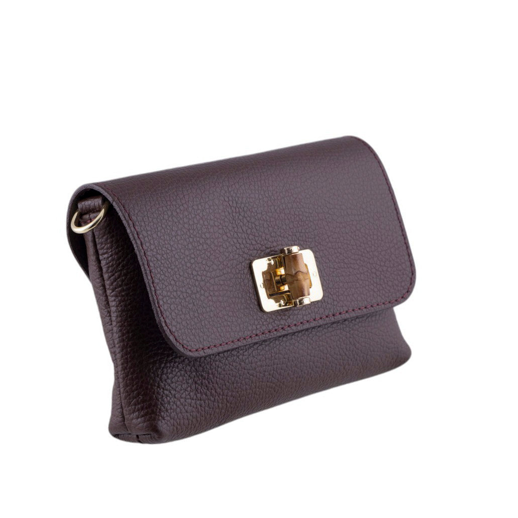 Borsa a Tracolla in Pelle Martellata con Dettagli in Bambù e Catena Dorata