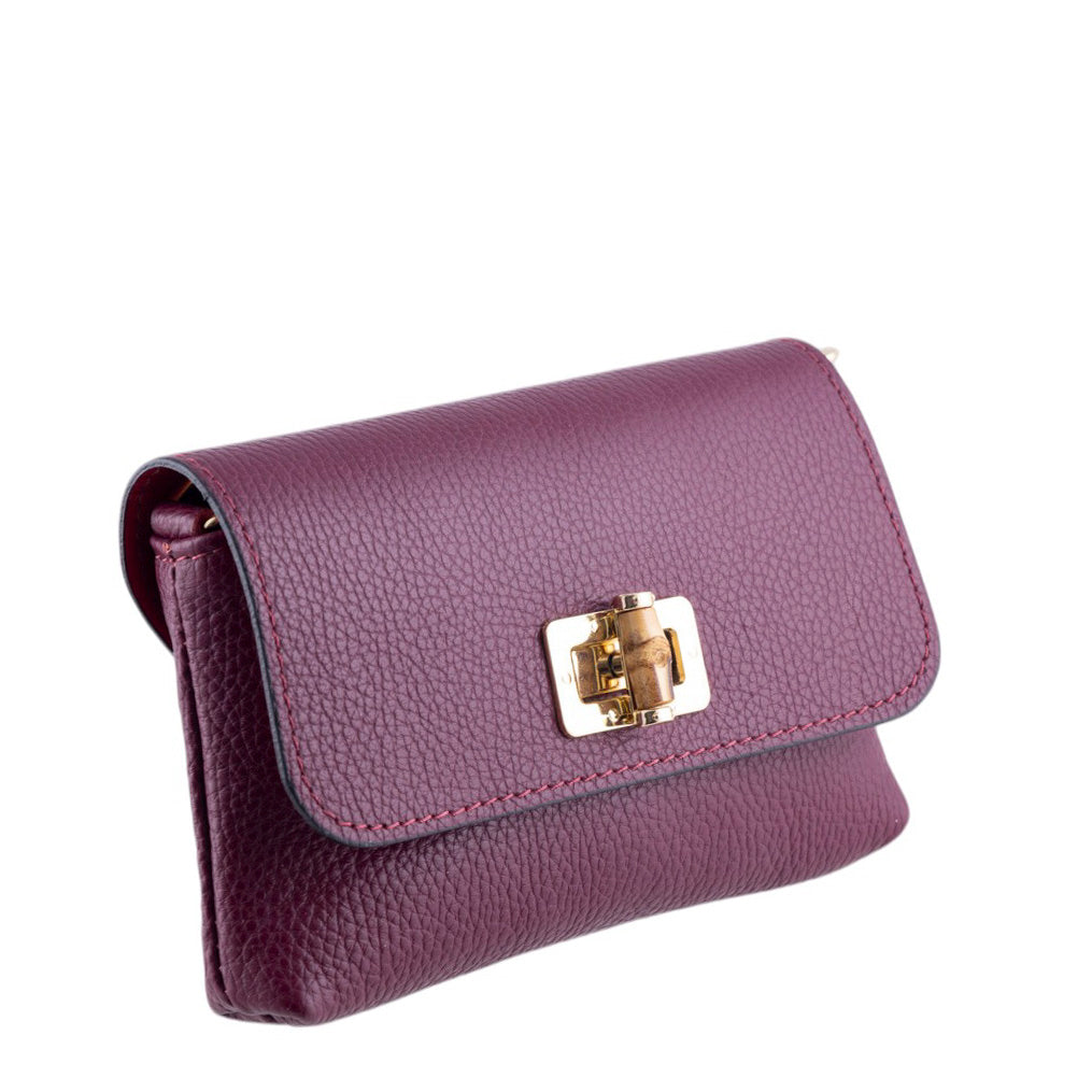 Borsa a Tracolla in Pelle Martellata con Dettagli in Bambù e Catena Dorata