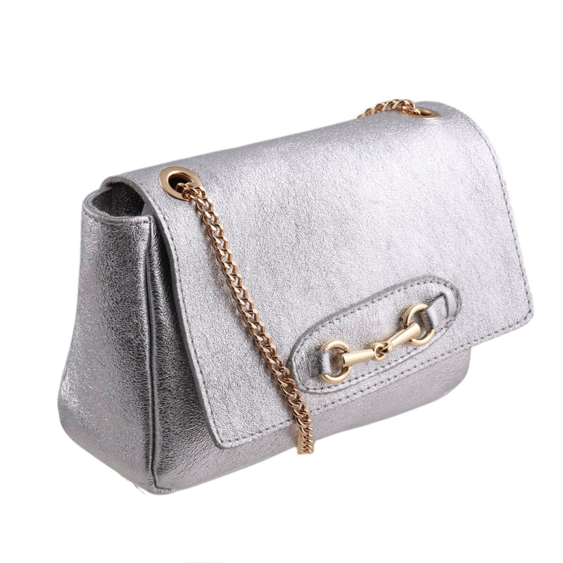 Borsa in vera pelle effetto laminato, catena tracolla e fibbia oro Made in Italy