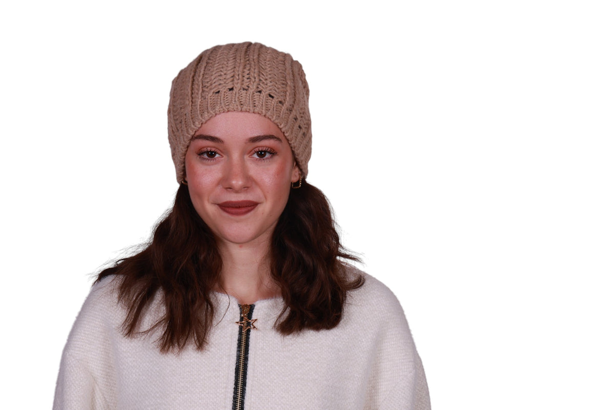 Berretto donna in misto lana intrecciata, lavorazione a maglia Made in Italy