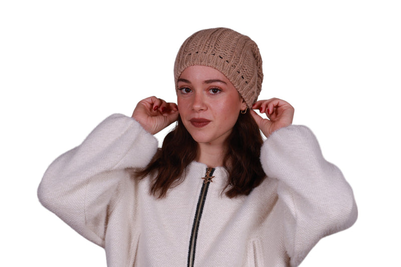 Berretto donna in misto lana intrecciata, lavorazione a maglia Made in Italy